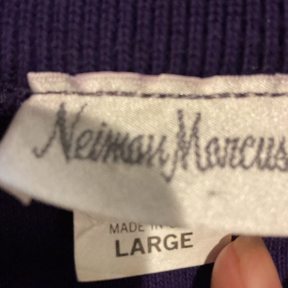 Fabulous Neiman Marcus Women’s  Purple Sweater/Sweatshirt WithChunky Rhinestones - Picture 3 of 3